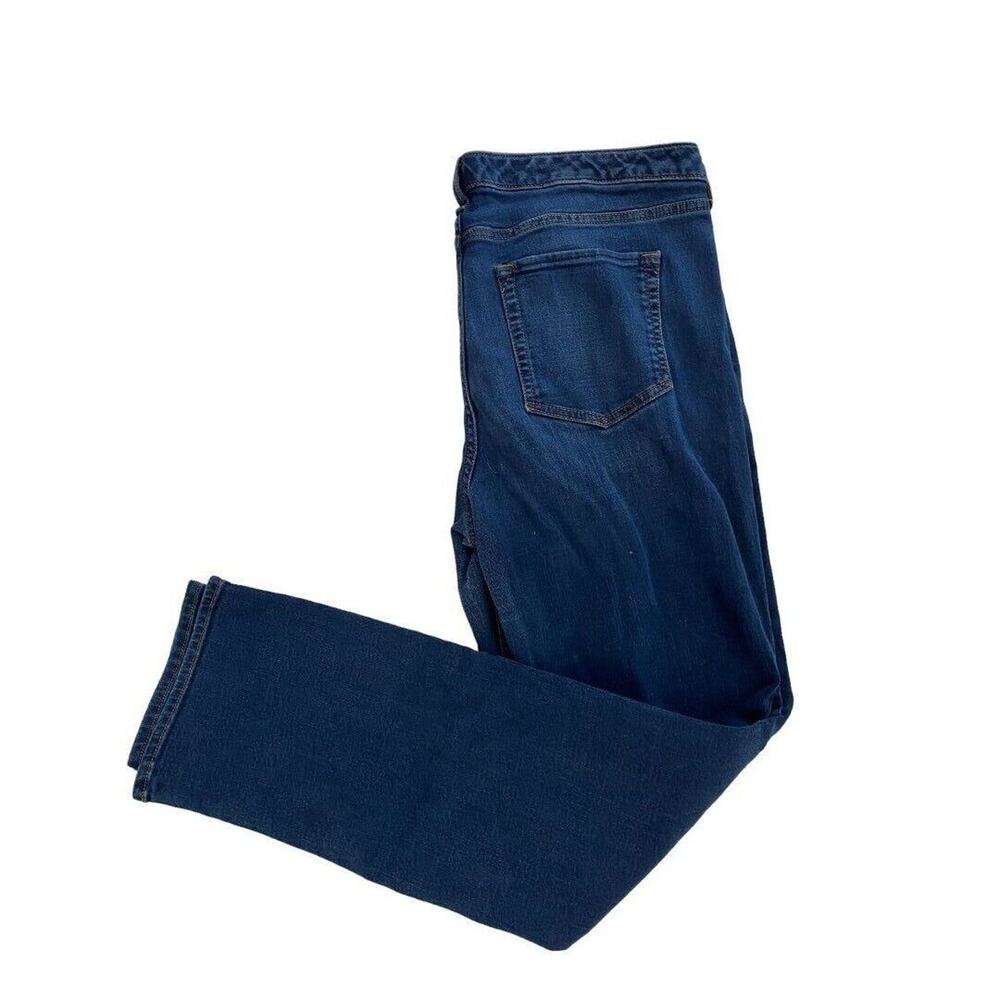 18‎ Eddie Bauer Slightly Curvy Jeans